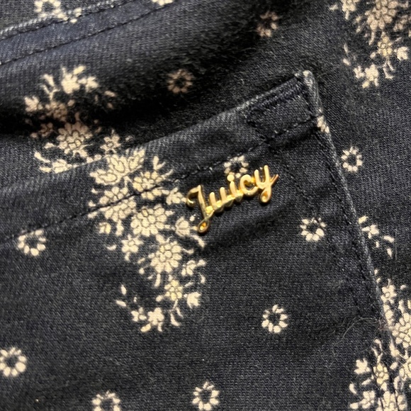 Juicy Couture Floral Denim Micro Denim Shorts Cutoffs Size 27 - Picture 4 of 4